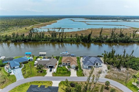 Villa ou maison à vendre à Port Charlotte, Floride: 3 chambres, 167.78 m2 № 1591621 - photo 2