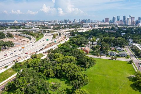 House in Tampa, Florida 3 bedrooms, 136.19 sq.m. № 1882826 - photo 29