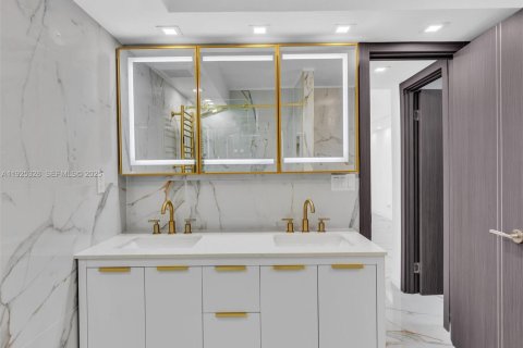 Condominio en venta en Sunny Isles Beach, Florida, 2 dormitorios, 144.18 m2 № 1984403 - foto 26