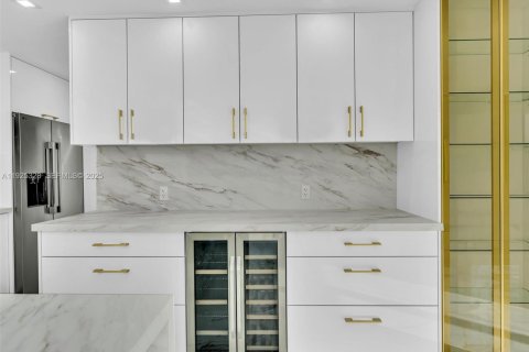 Condominio en venta en Sunny Isles Beach, Florida, 2 dormitorios, 144.18 m2 № 1984403 - foto 16