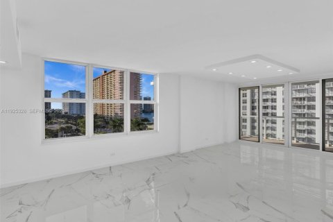 Condominio en venta en Sunny Isles Beach, Florida, 2 dormitorios, 144.18 m2 № 1984403 - foto 5