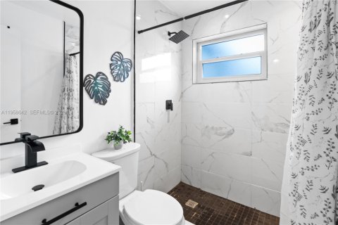 House in Hollywood, Florida 3 bedrooms, 127.28 sq.m. № 2020198 - photo 20