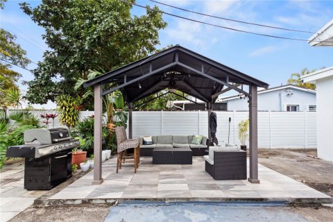 House in Hollywood, Florida 3 bedrooms, 127.28 sq.m. № 2020198 - photo 23