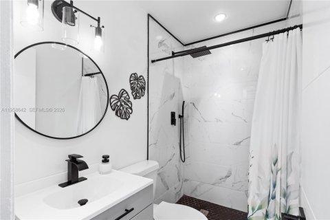 House in Hollywood, Florida 3 bedrooms, 127.28 sq.m. № 2020198 - photo 17