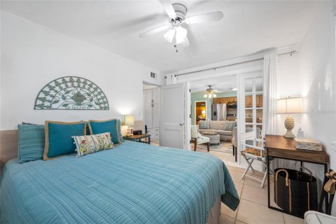 Condo in Saint Pete Beach, Florida, 1 bedroom  № 1850179 - photo 23