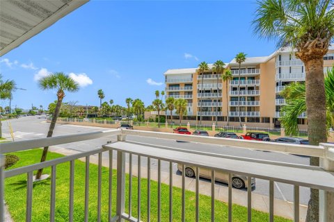 Condo in Saint Pete Beach, Florida, 1 bedroom  № 1850179 - photo 14