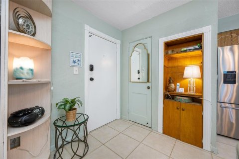 Condo in Saint Pete Beach, Florida, 1 bedroom  № 1850179 - photo 3