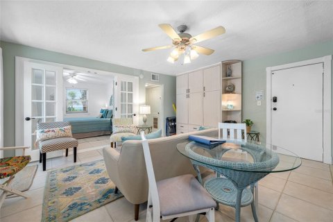 Condo in Saint Pete Beach, Florida, 1 bedroom  № 1850179 - photo 6