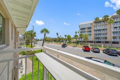 Condo in Saint Pete Beach, Florida, 1 bedroom  № 1850179 - photo 16