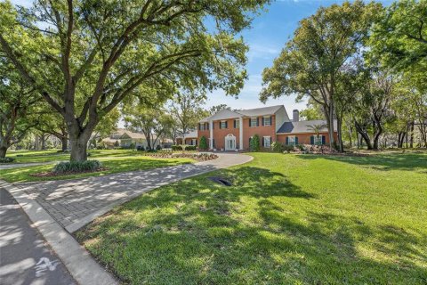 House in Plant City, Florida 4 bedrooms, 487.18 sq.m. № 2093876 - photo 3