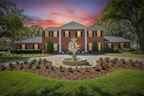 House in Plant City, Florida 4 bedrooms, 487.18 sq.m. № 2093876