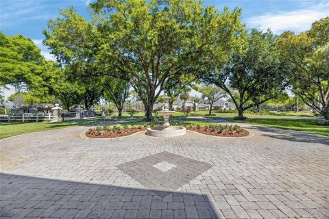 House in Plant City, Florida 4 bedrooms, 487.18 sq.m. № 2093876 - photo 6