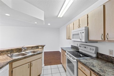 Condo in Orlando, Florida, 1 bedroom № 2094186 - photo 9