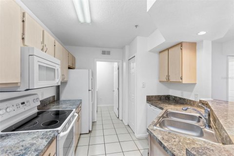 Condo in Orlando, Florida, 1 bedroom № 2094186 - photo 8