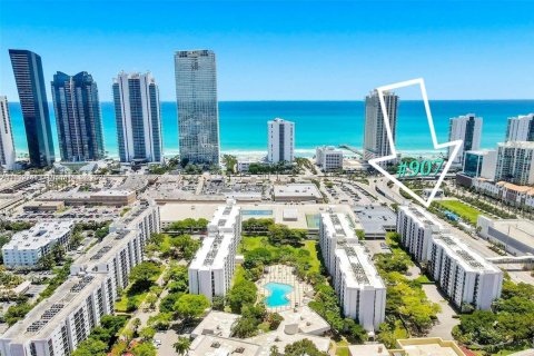 Copropriété à louer à Sunny Isles Beach, Floride: 1 chambre, 71.26 m2 № 1776490 - photo 1