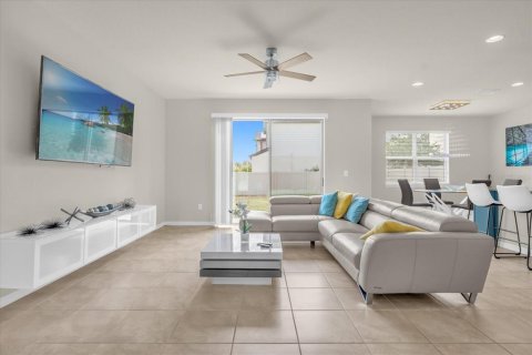 Casa en alquiler en Kissimmee, Florida, 4 dormitorios, 228.82 m2 № 1746953 - foto 28