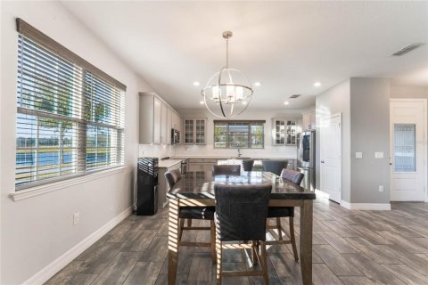 Townhouse in Windermere, Florida 3 bedrooms, 198.72 sq.m. № 1542885 - photo 14