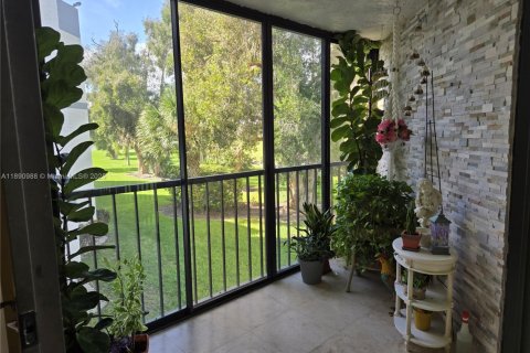 Copropriété à louer à Weston, Floride: 2 chambres, 114.73 m2 № 1945653 - photo 13