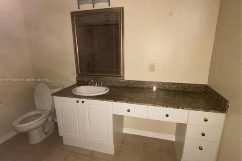 Condo in Aventura, Florida, 1 bedroom  № 1821789 - photo 15