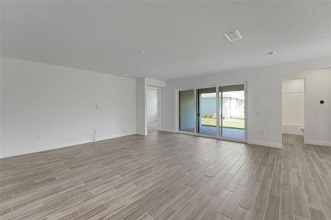 House in ANGELINE in Land O' Lakes, Florida 4 bedrooms, 287.9 sq.m. № 2152139 - photo 25