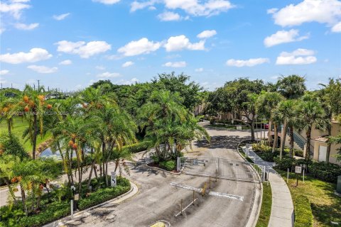 Condominio en venta en Pembroke Pines, Florida, 2 dormitorios, 75.72 m2 № 1819893 - foto 28