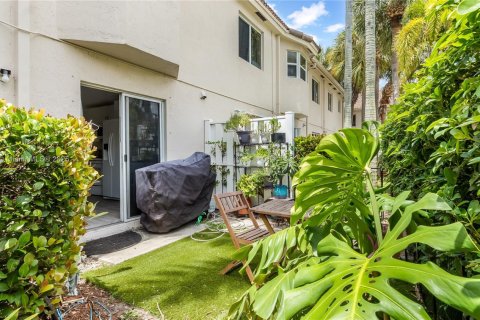 Condominio en venta en Pembroke Pines, Florida, 2 dormitorios, 75.72 m2 № 1819893 - foto 17