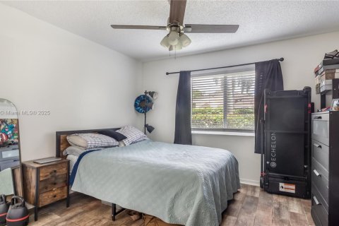 Condominio en venta en Pembroke Pines, Florida, 2 dormitorios, 75.72 m2 № 1819893 - foto 20