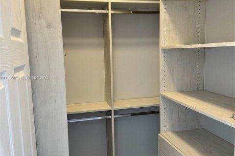 Casa en alquiler en Pompano Beach, Florida, 3 dormitorios, 182.18 m2 № 1993925 - foto 22