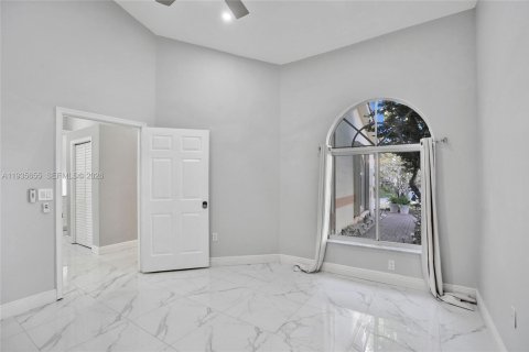 Снять в аренду виллу или дом в Помпано-Бич, Флорида 3 спальни, 182.18м2, № 1993925 - фото 28