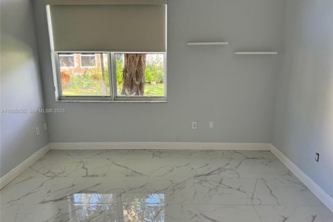 Casa en alquiler en Pompano Beach, Florida, 3 dormitorios, 182.18 m2 № 1993925 - foto 15