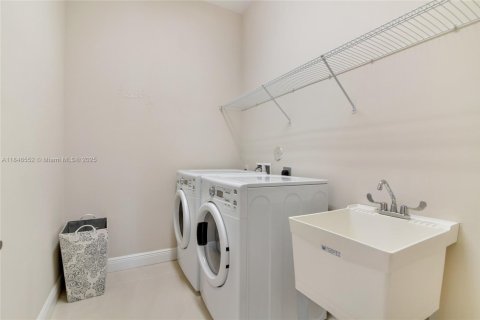 Купить виллу или дом в Бока-Ратон, Флорида 5 спален, 371.14м2, № 2021755 - фото 28