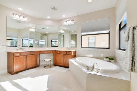 Купить виллу или дом в Бока-Ратон, Флорида 5 спален, 371.14м2, № 2021755 - фото 17