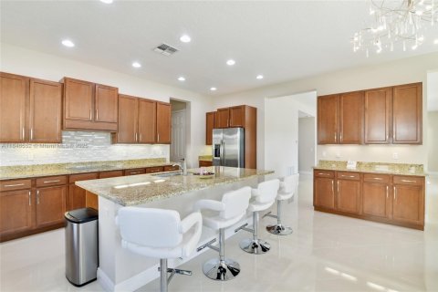 Купить виллу или дом в Бока-Ратон, Флорида 5 спален, 371.14м2, № 2021755 - фото 2