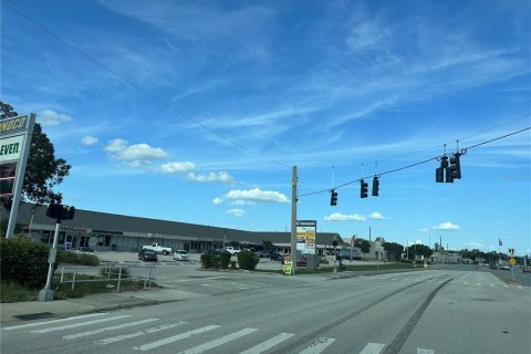 Immobilier commercial à louer à Englewood, Floride: 1672.24 m2 № 1769214 - photo 1