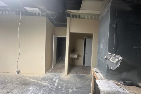 Propiedad comercial en alquiler en Englewood, Florida, 1672.24 m2 № 1769214 - foto 11