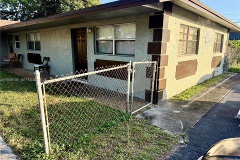 Casa en alquiler en Fort Lauderdale, Florida, 2 dormitorios, 353.31 m2 № 1993373 - foto 16