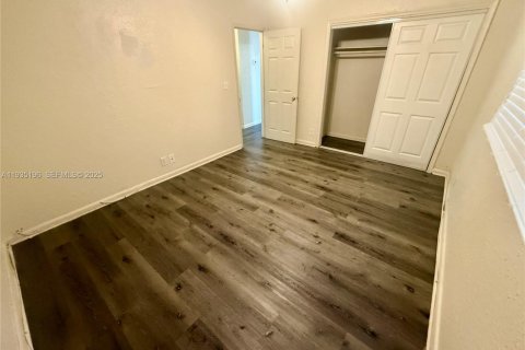 Villa ou maison à louer à Fort Lauderdale, Floride: 2 chambres, 353.31 m2 № 1993373 - photo 4