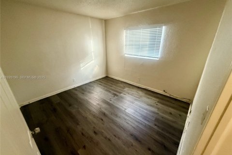 Villa ou maison à louer à Fort Lauderdale, Floride: 2 chambres, 353.31 m2 № 1993373 - photo 7