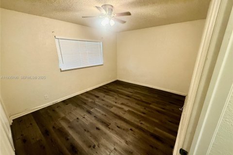 Villa ou maison à louer à Fort Lauderdale, Floride: 2 chambres, 353.31 m2 № 1993373 - photo 8