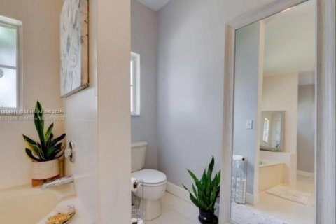 House in Homestead, Florida 3 bedrooms, 241.82 sq.m. № 1774407 - photo 20