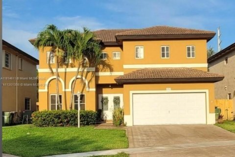 House in Homestead, Florida 3 bedrooms, 241.82 sq.m. № 1774407 - photo 1