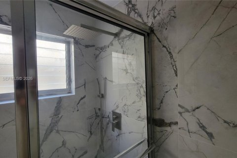 Copropriété à louer à Miami Beach, Floride: 35.3 m2 № 1996698 - photo 3