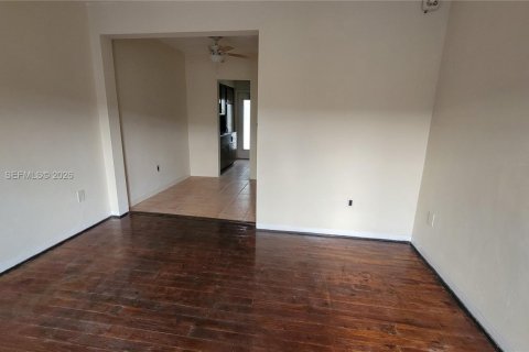 Copropriété à louer à Miami Beach, Floride: 35.3 m2 № 1996698 - photo 6