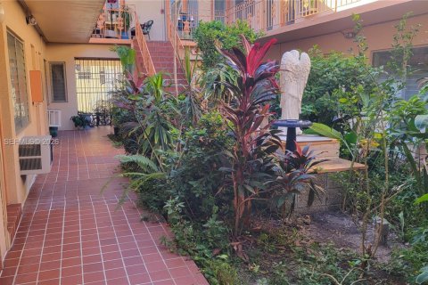 Copropriété à louer à Miami Beach, Floride: 35.3 m2 № 1996698 - photo 22