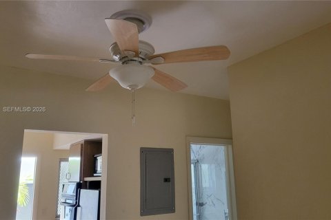 Copropriété à louer à Miami Beach, Floride: 35.3 m2 № 1996698 - photo 19