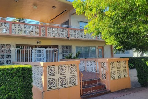 Studio à Condo à Miami Beach, Floride  № 1996698