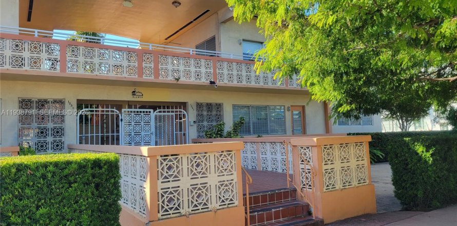 Studio à Condo à Miami Beach, Floride  № 1996698