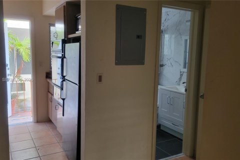 Copropriété à louer à Miami Beach, Floride: 35.3 m2 № 1996698 - photo 20