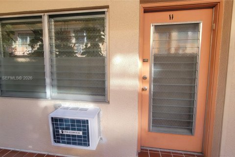 Copropriété à louer à Miami Beach, Floride: 35.3 m2 № 1996698 - photo 28