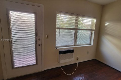 Copropriété à louer à Miami Beach, Floride: 35.3 m2 № 1996698 - photo 17